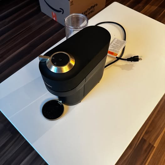 Nespresso Vertuo Pop+ Deluxe Matt Gold & Black - photo 2