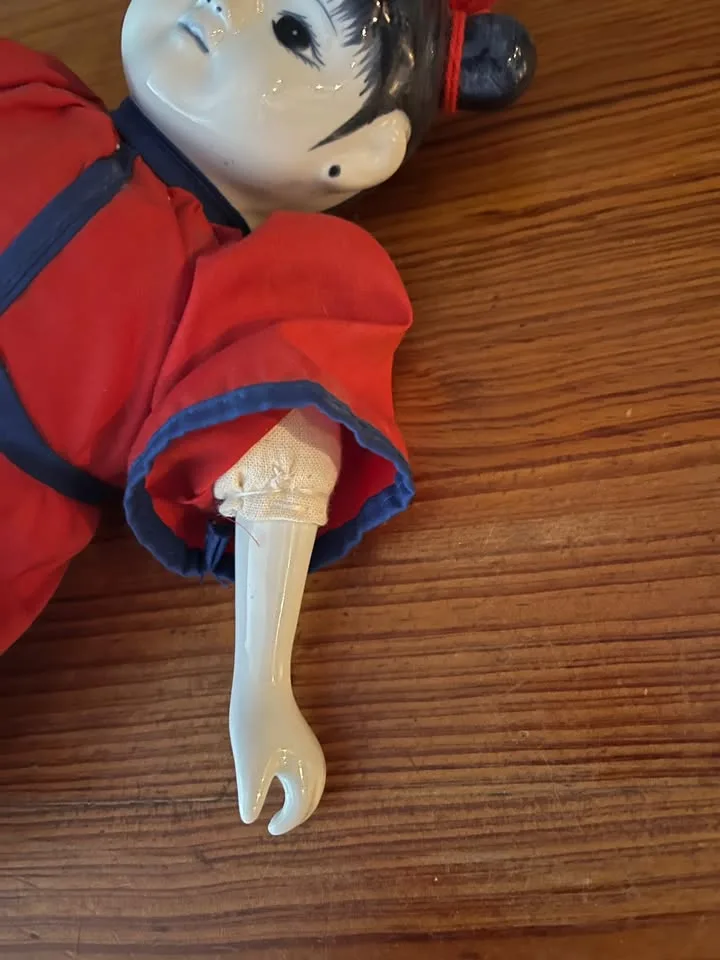 Vintage Porcelain Asian Doll image indicator(4)