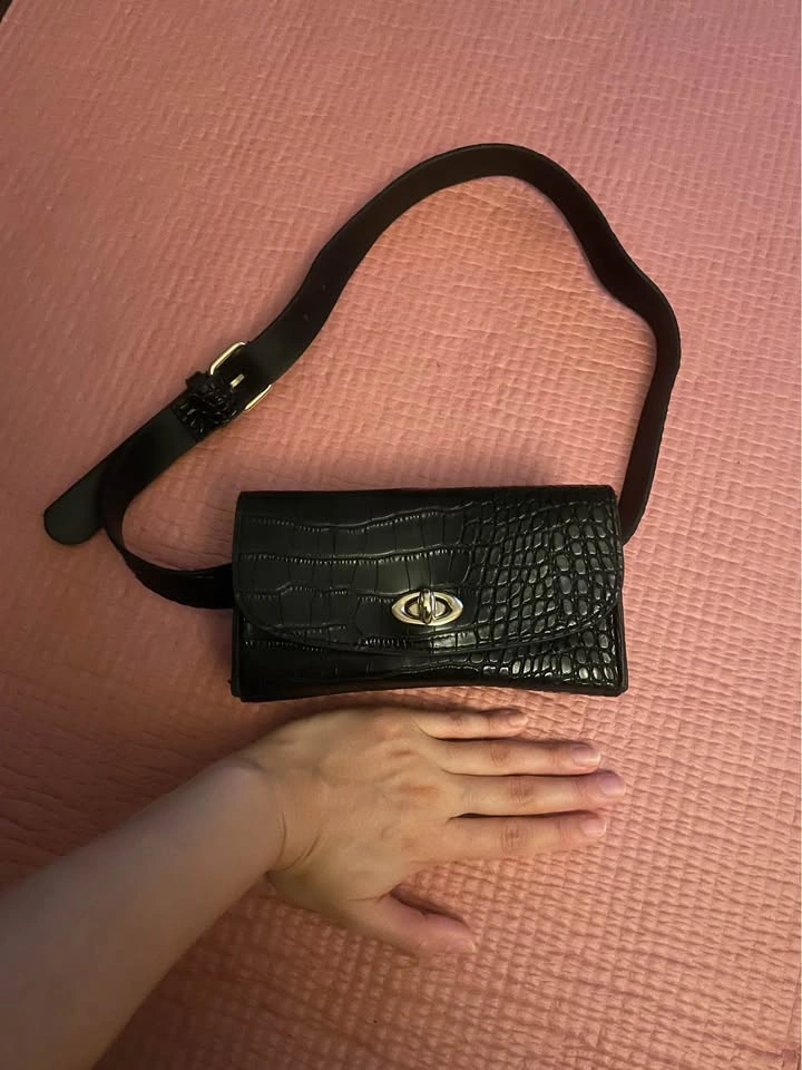 faux leather fanny bag - photo 2