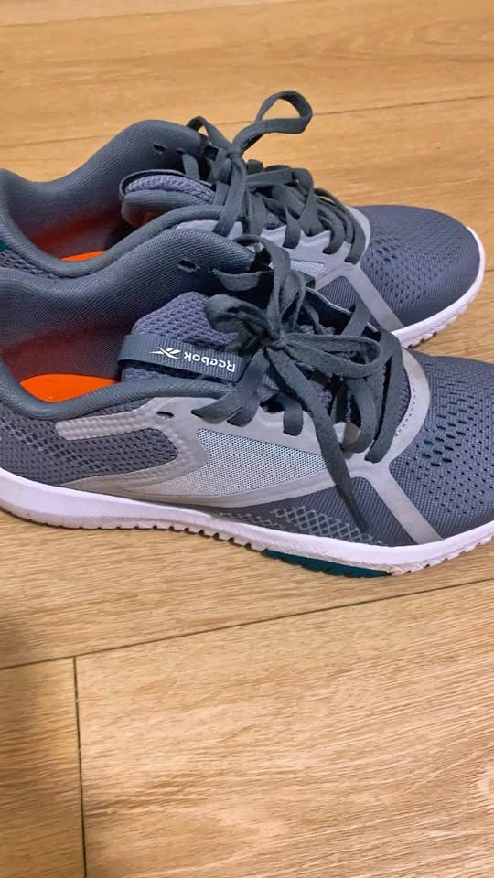 Reebok Women's Grey & Teal Athletic Shoes - EUC - Size 7.5