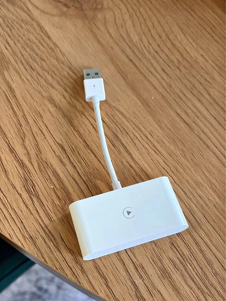 Wireless CarPlay Adapter