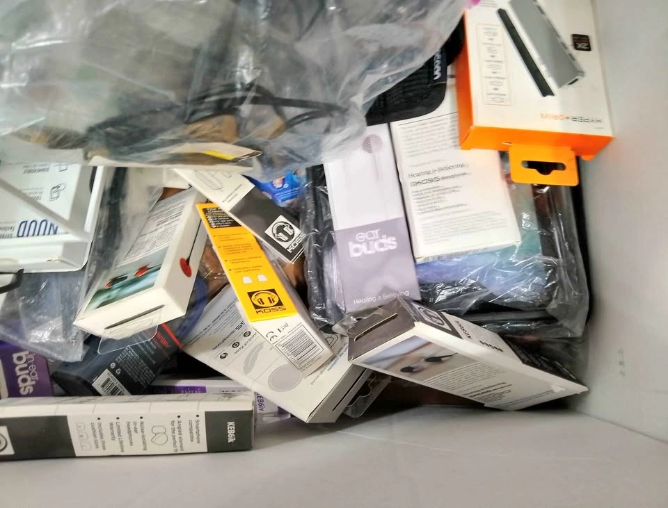 Many electronics - photo 3