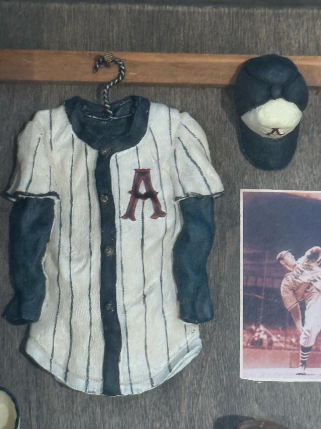 Vintage Style Baseball Shadow Box Wall Decor - photo 3