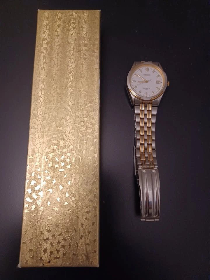 Vintage Seiko Sports 50 Men’s Gold Tone Quartz - photo 2