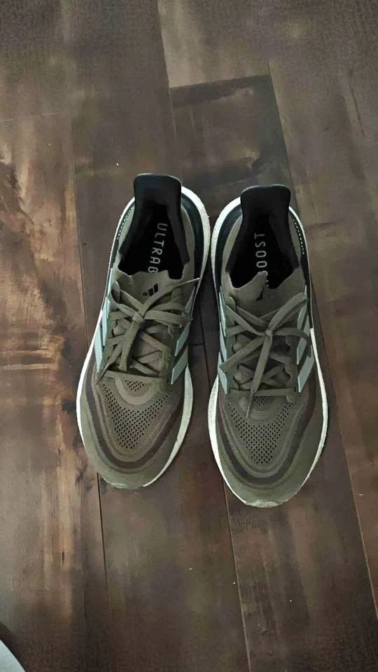 Adidas ultra boost running shoes size 10