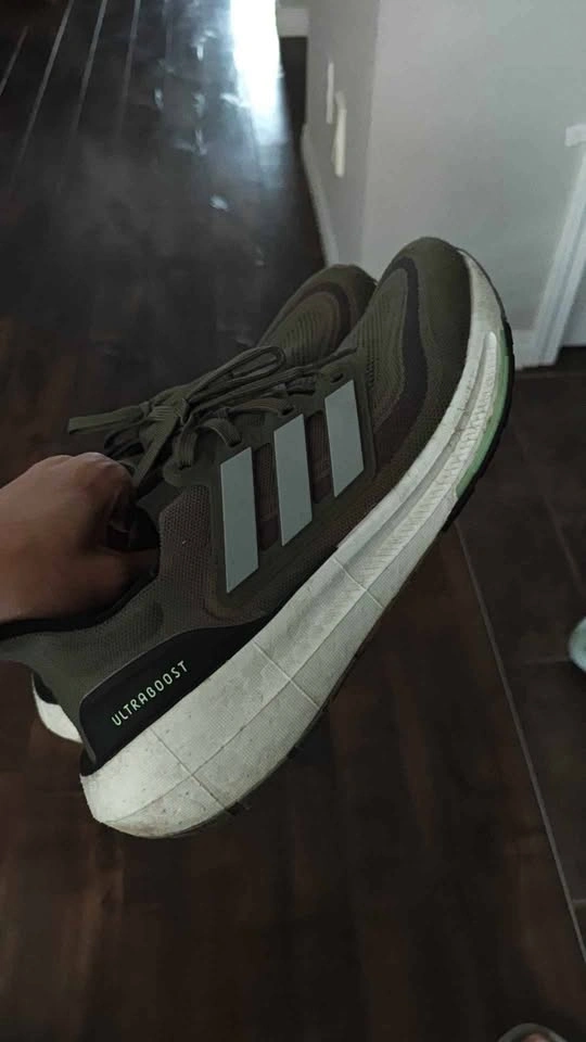 Adidas ultra boost running shoes size 10 - photo 2