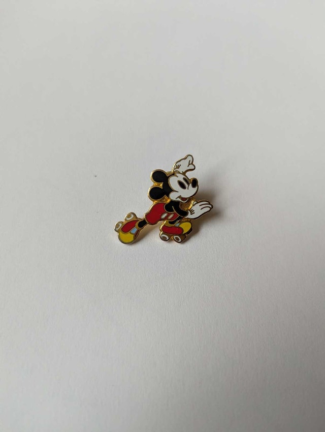 Vintage Mickey Mouse Pins - photo 3