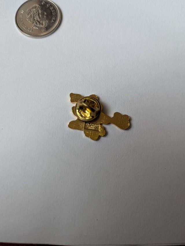 Vintage Mickey Mouse Pins - photo 5