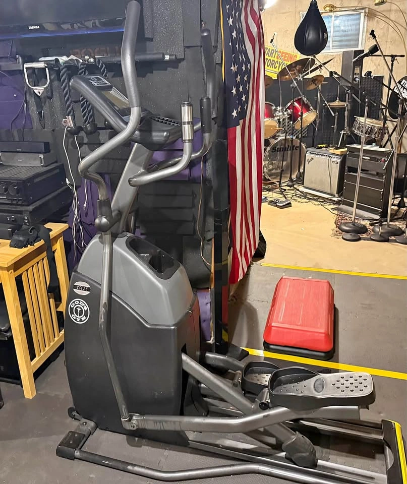 Elliptical step machine-commercial grade