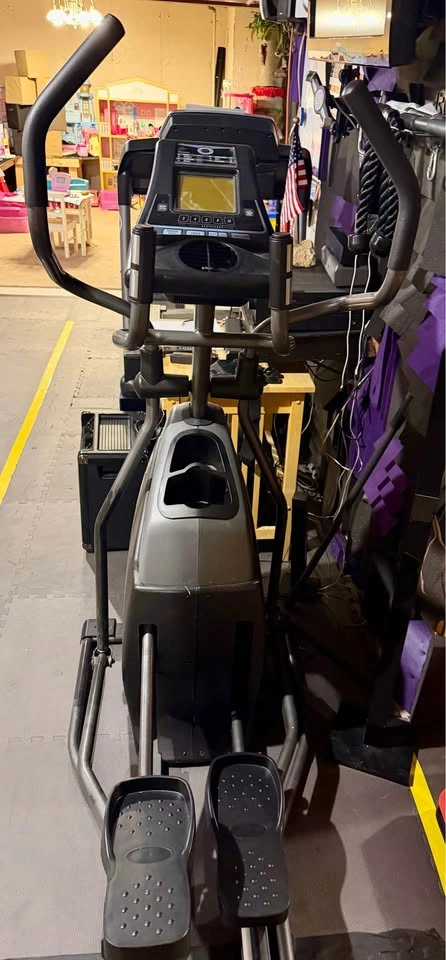 Elliptical step machine-commercial grade - photo 3