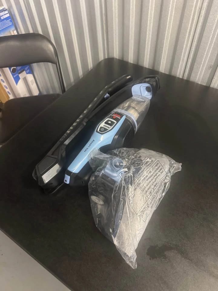 Bissell Adapt Ion 2-in-1 Cordless Vacuum - photo 2