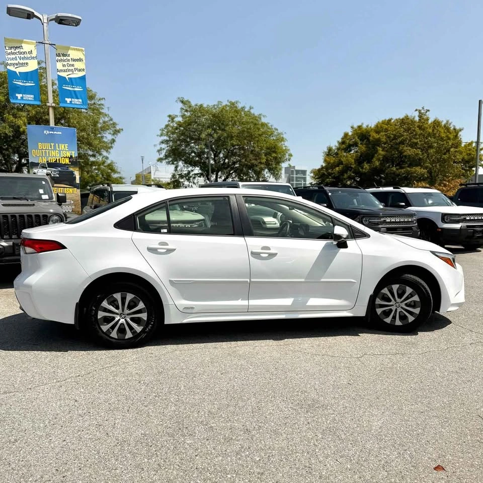 2024 Toyota Corolla Hybrid - photo 3