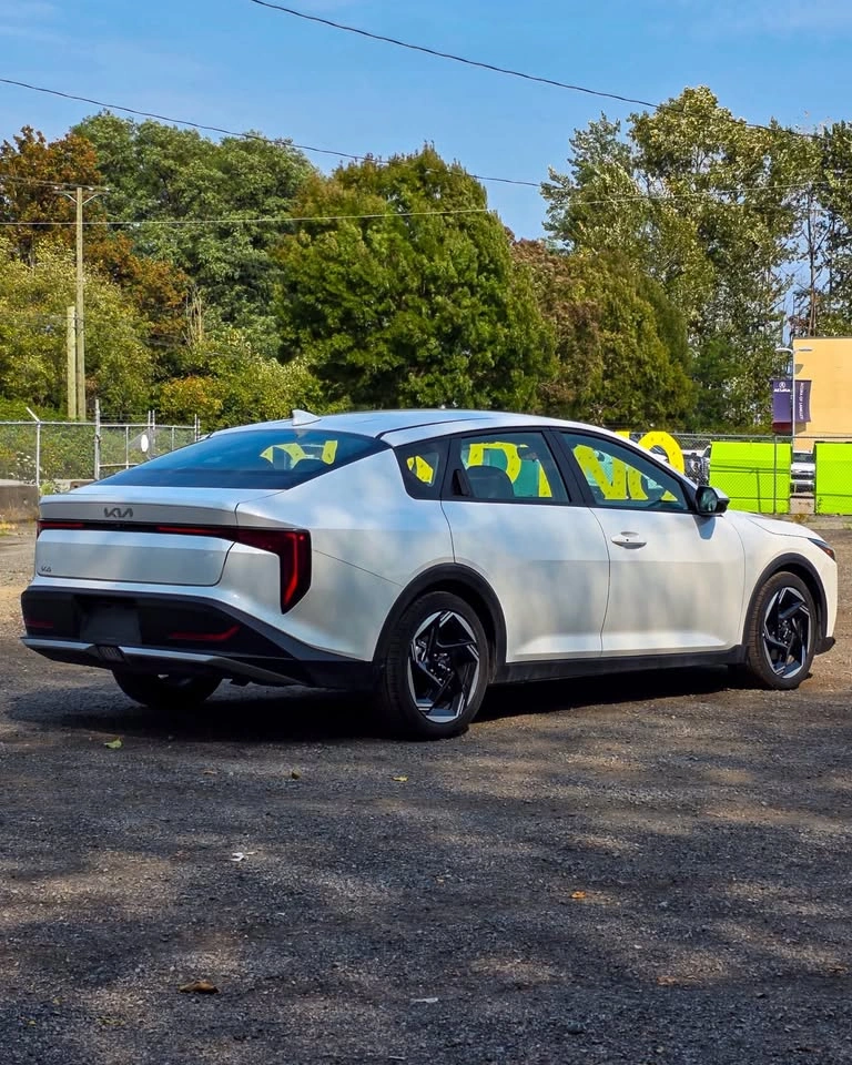 2025 Kia K4 - photo 2