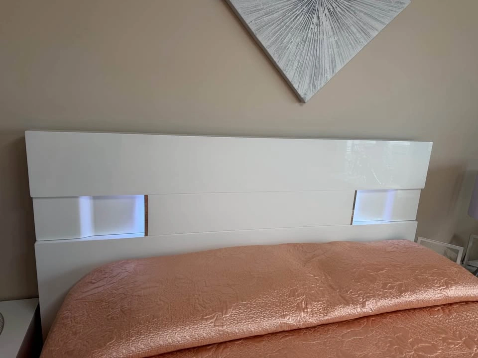 Modern White High Gloss Bedroom Set with LED Headboard - photo 3