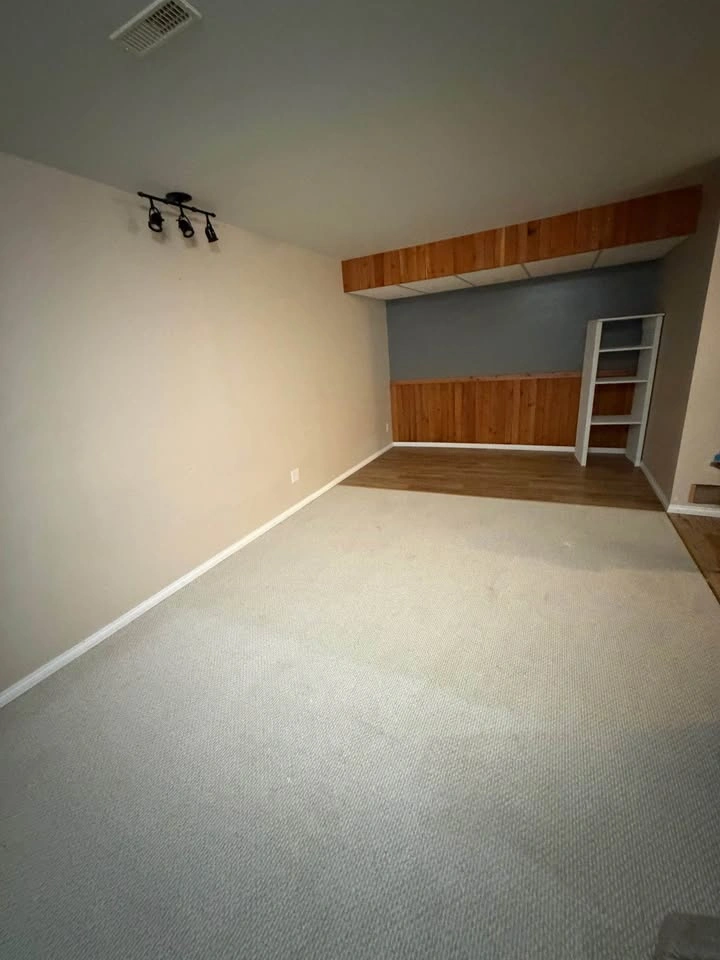 One Bedroom Basement Room for Rent - photo 2