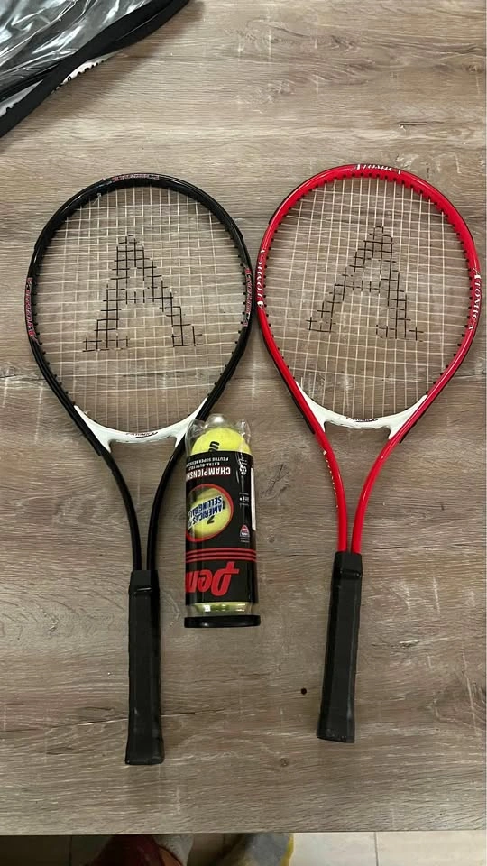 ATOMIC 2 racquets + 3 balls