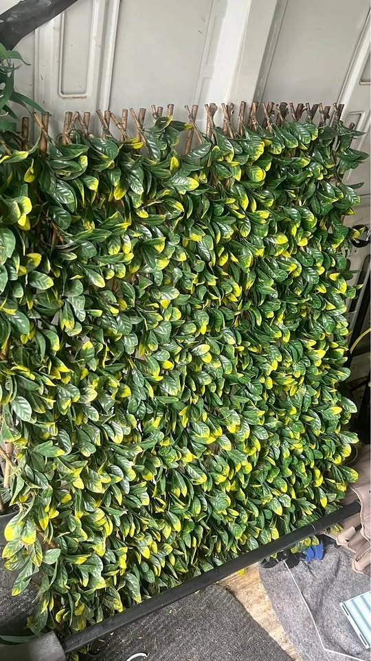 Artificial grass / leaf panels