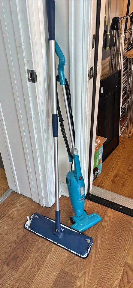 Mop + vacuum