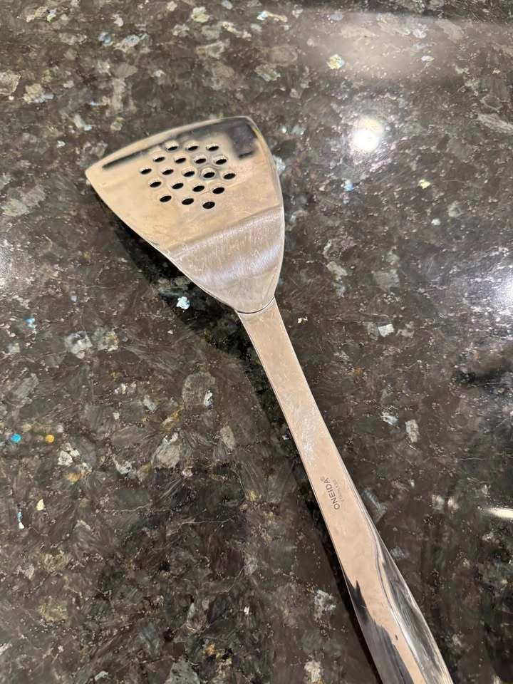 Oneida Stainless Steel Slotted Turner / Spatula - photo 3
