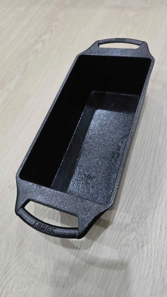 Lodge Cast Iron Loaf Pan - photo 2