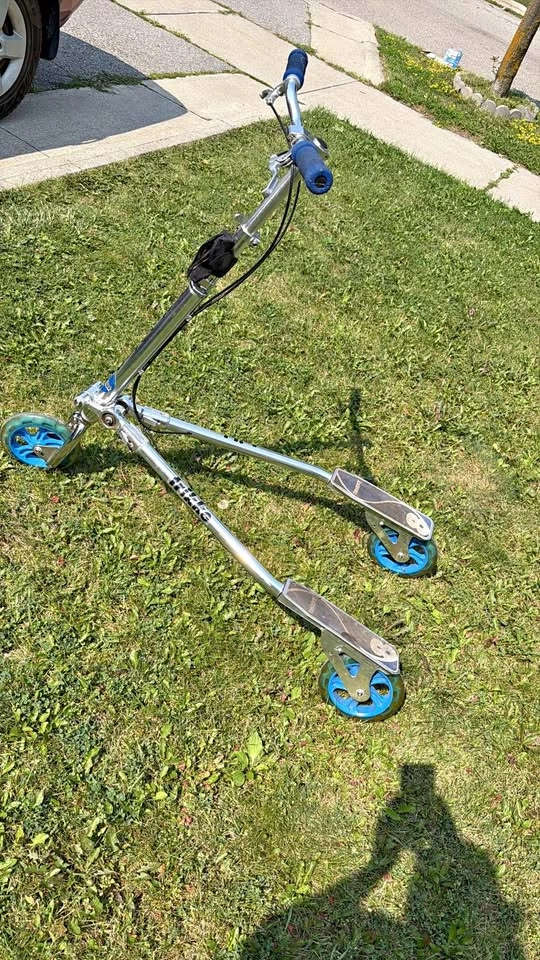 TRIKKE T8 3CV Adult 3-Wheel Carving Scooter