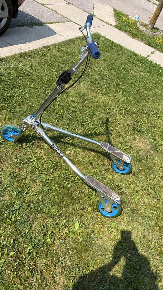 TRIKKE T8 3CV Adult 3-Wheel Carving Scooter - photo 3