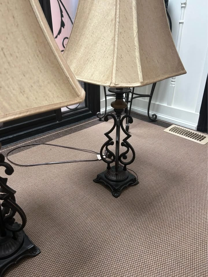 Pair of Wrought Iron Style Table Lamps - photo 3