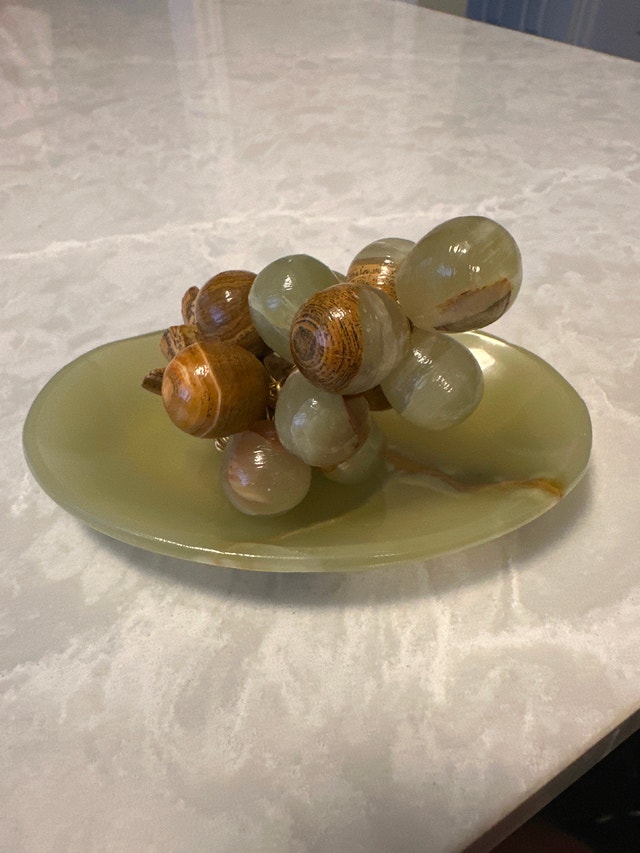 VTG green banded onyx grape cluster with matching onyx leaf dish - photo 2