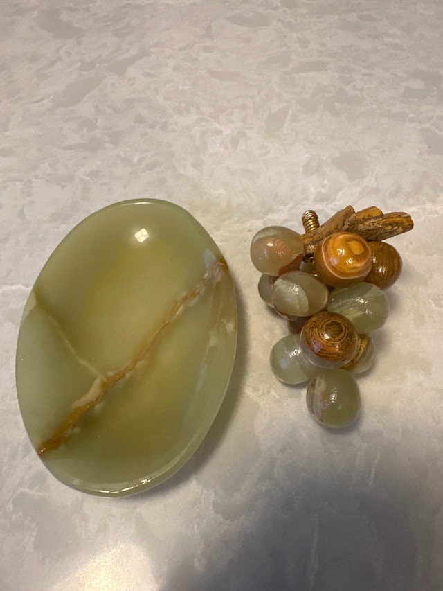 VTG green banded onyx grape cluster with matching onyx leaf dish - photo 3