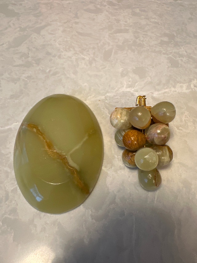 VTG green banded onyx grape cluster with matching onyx leaf dish - photo 4