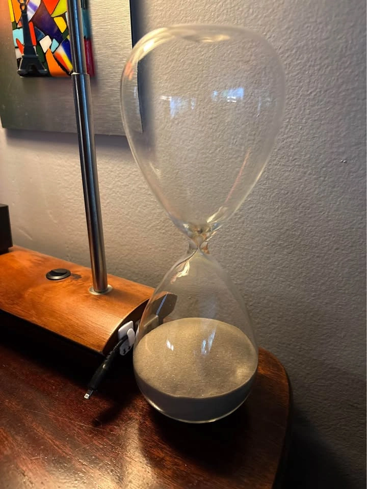 9.5" Clear Glass Hourglass Sand Timer – Minimalist Modern Decor - photo 2