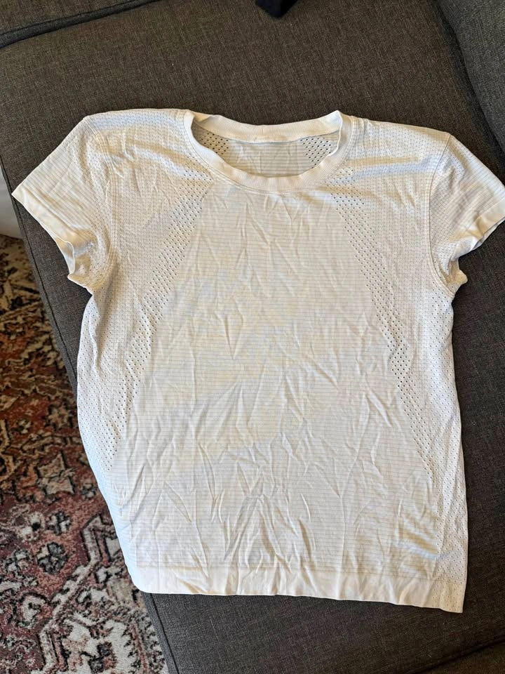 Lululemon Train To Be Short-Sleeve Shirt - photo 2