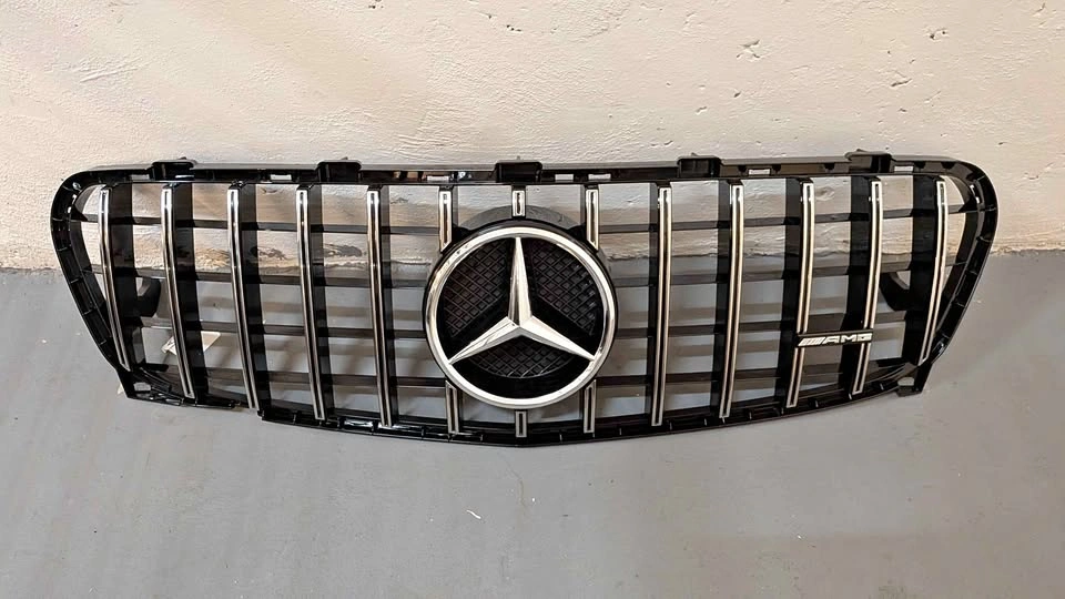 Mercedes-Benz Grille