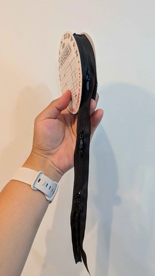Invisible Zipper Roll, 4.5 Yards - photo 2