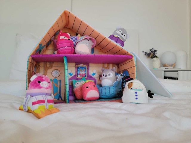 Minis Squishmallows Ski Chalet