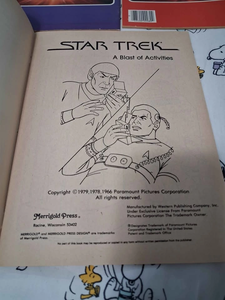Vintage 1970s Star Trek TOS Colouring Books - photo 3