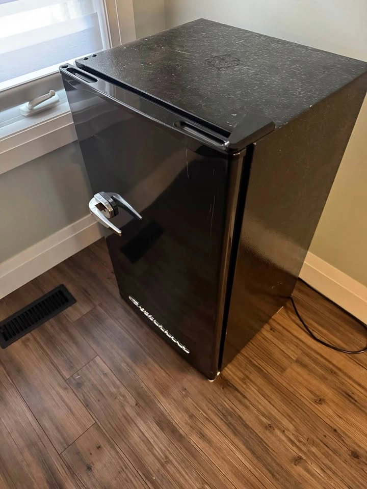Frigidaire 3.2 cu. ft compact refrigerator
