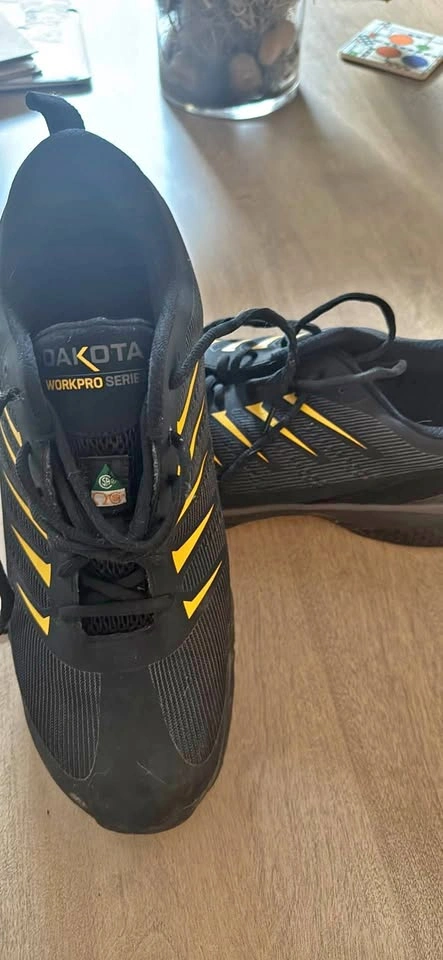Steel toe work boots