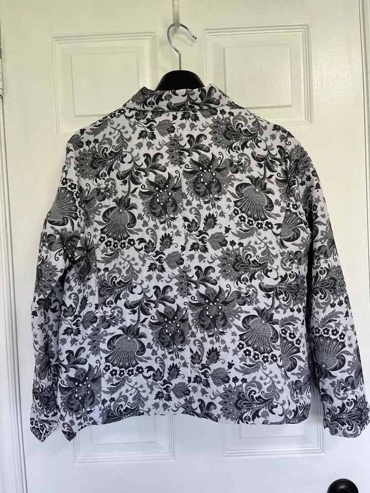 Black and White Floral Chico’s Jacket image indicator(2)
