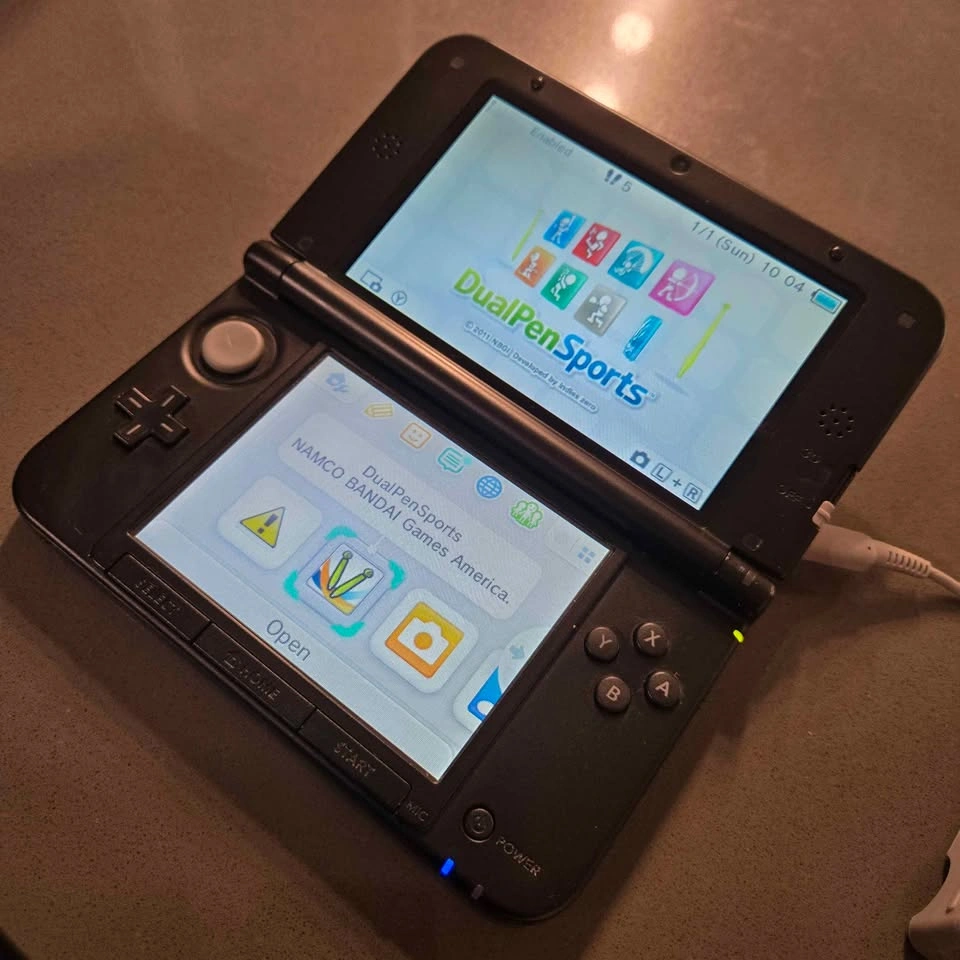 Nintendo 3DS XL Console. Price firm. Excellent condition. - photo 2