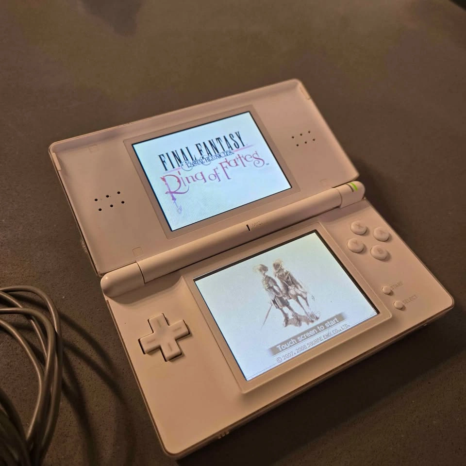 Nintendo DS Lite Console with Charger, Stylus. Working fine. - photo 2