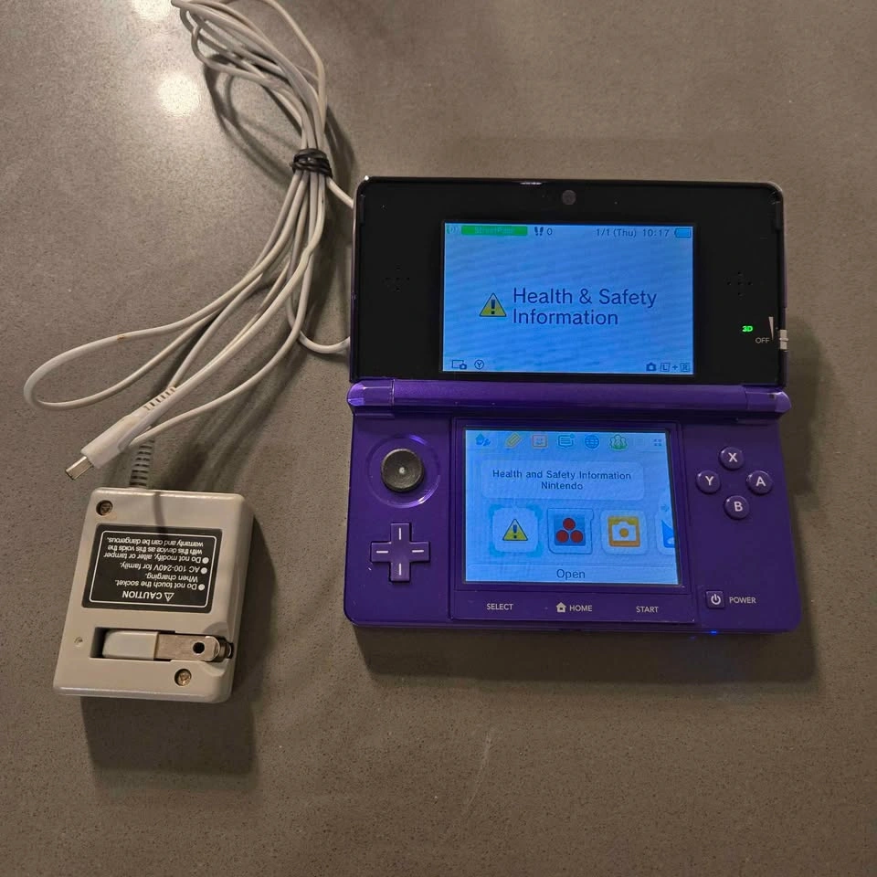 Nintendo 3DS Midnight Purple with Charger, stylus - photo 2