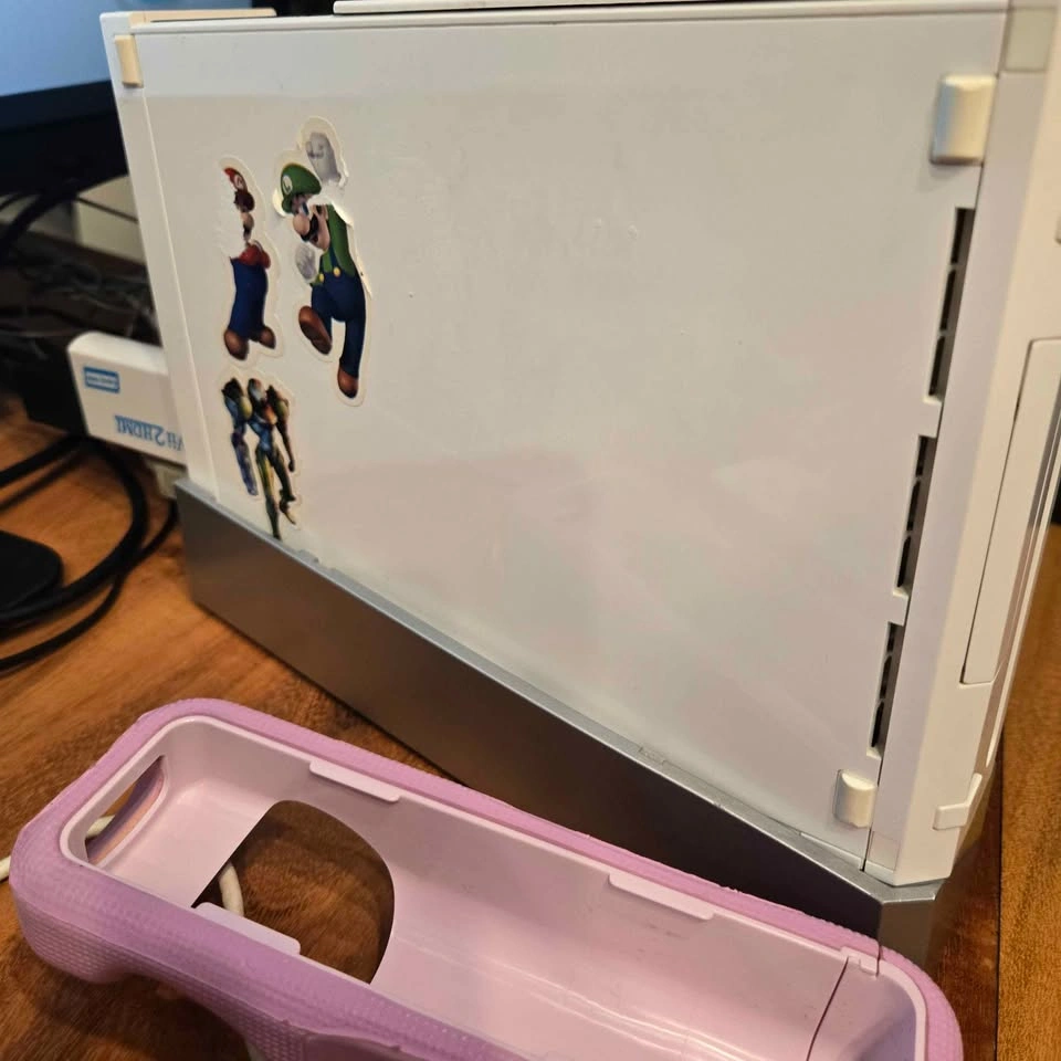 Nintendo Wii Console Bundle. Complete. Fully working. - photo 2