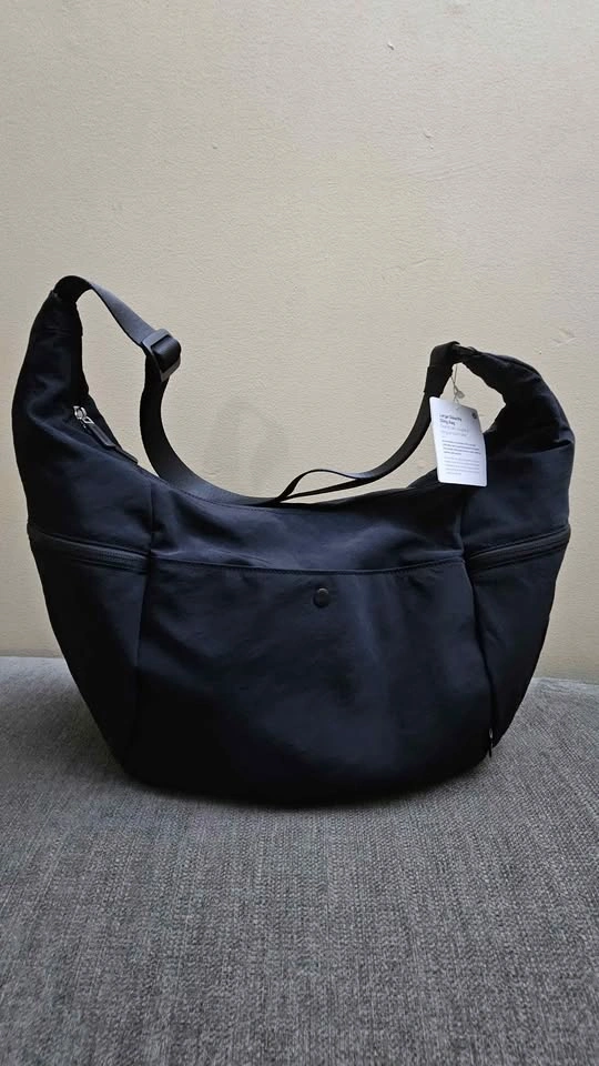 Lululemon Large Slouchy Sling Bag 13L - photo 2