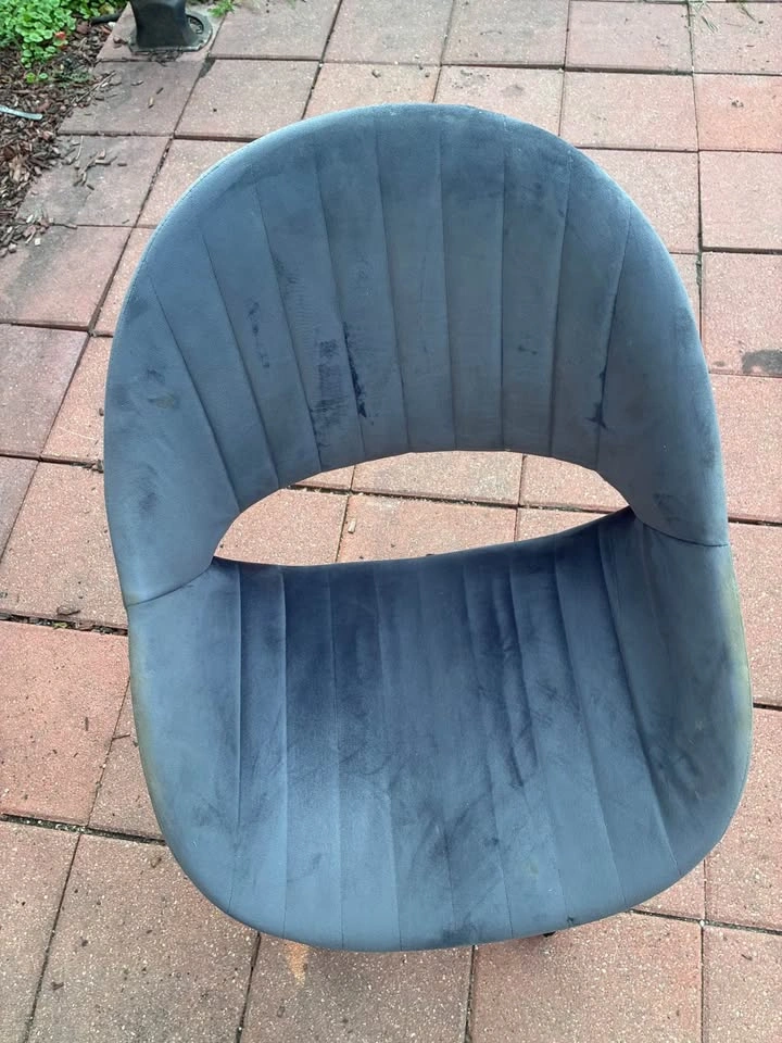 Plush gray task chair - photo 3