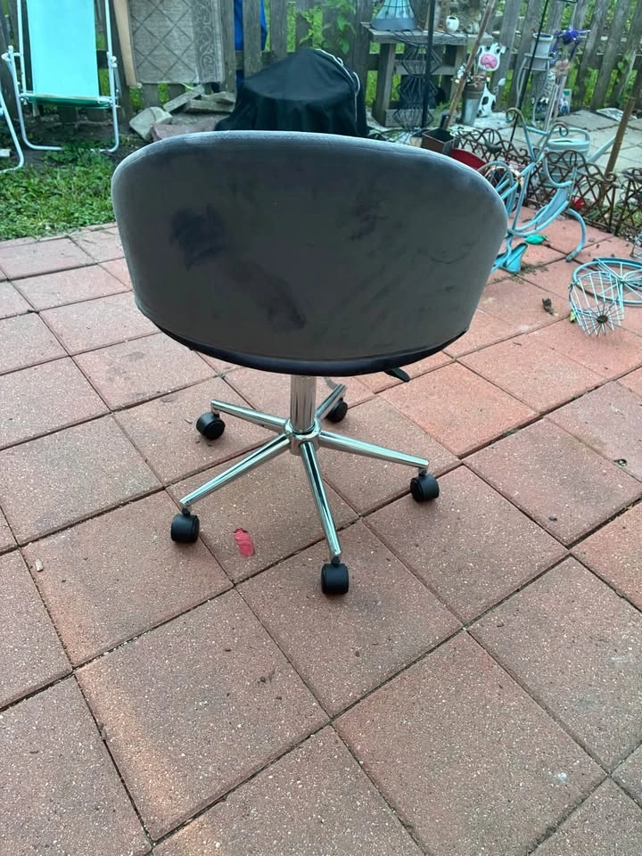Plush gray task chair - photo 5