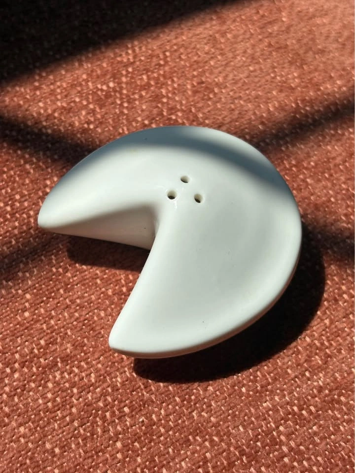 Fortune Cookie Salt and Pepper Shakers - photo 3