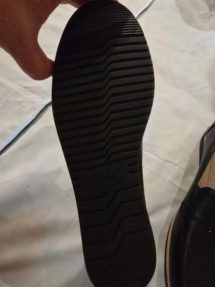 Size 8.5 – SOUL Naturalizer Loafers – $125+ Retail image indicator(3)