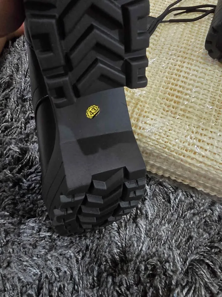 🖤 $30 – Chunky Heel Combat Boots | Size 43 image indicator(2)