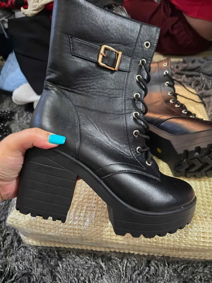 🖤 $30 – Chunky Heel Combat Boots | Size 43 image indicator(3)